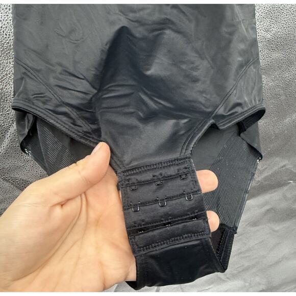 MIRACLESUIT Shapewear 2753 ONE PIECE Black Bodysuit Snap-Crotch Size 2XL - Picture 3 of 7